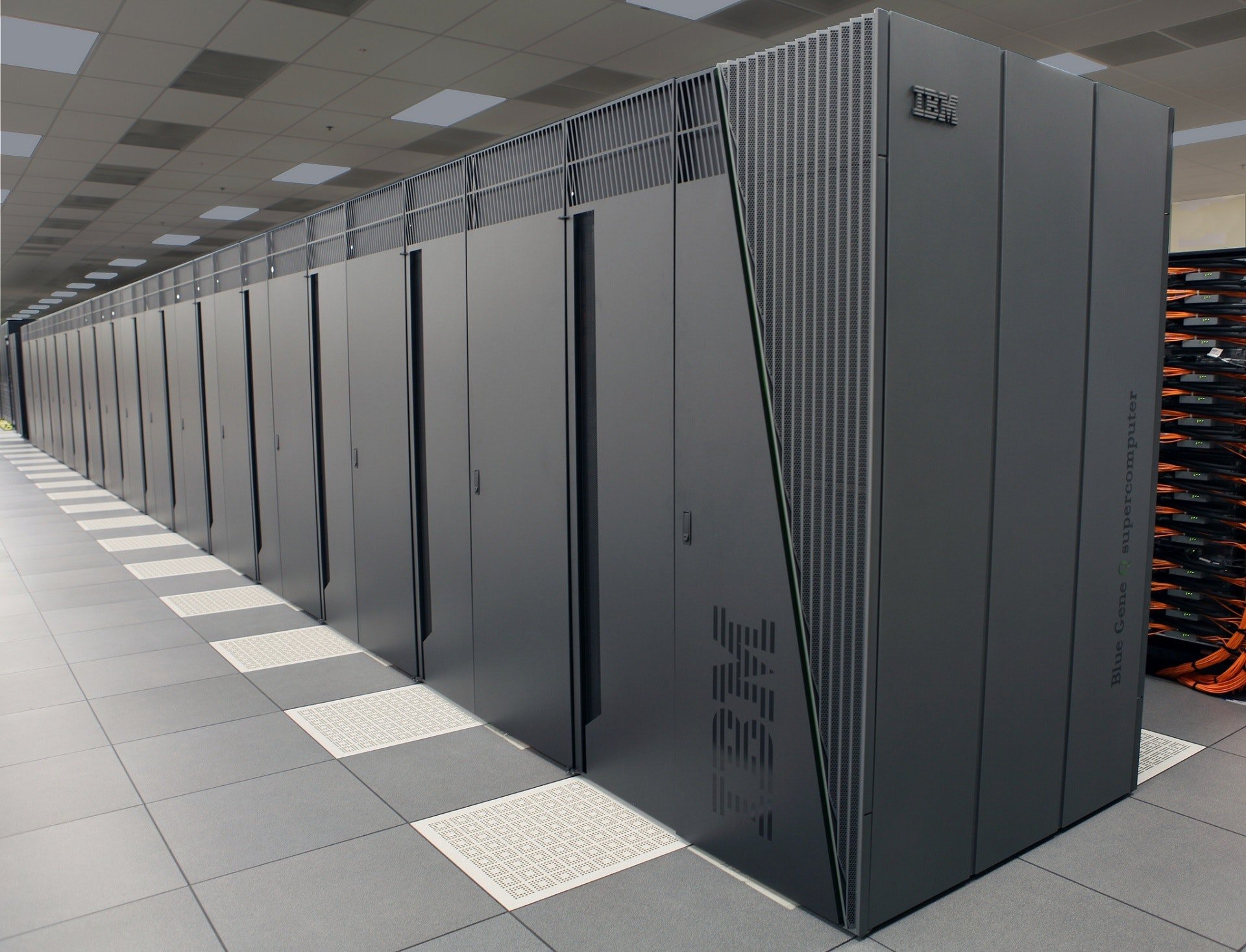 petabyte-server-data-center